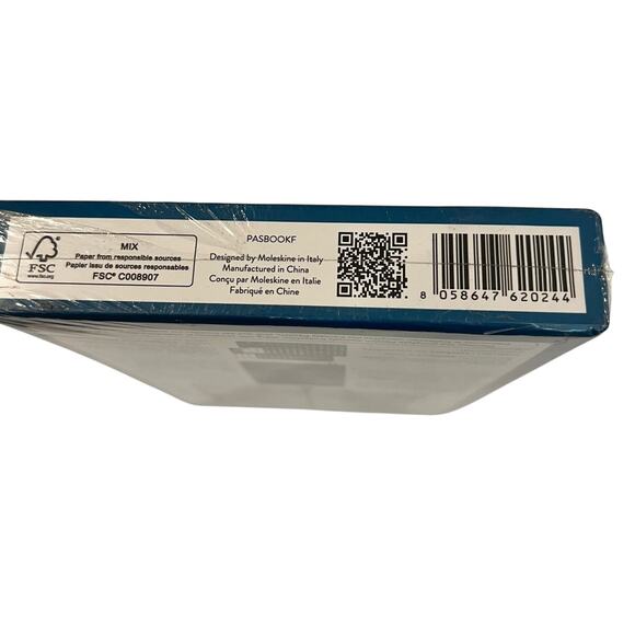 Moleskine Book Journal Hardcover 5 x 8.25" NWT - Picture 6 of 7